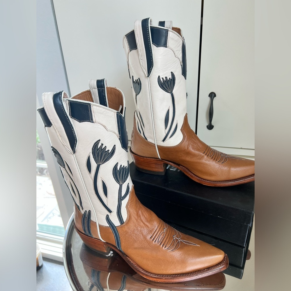 Miron Crosby, Dolly 2.0, size 8.5 NWOT